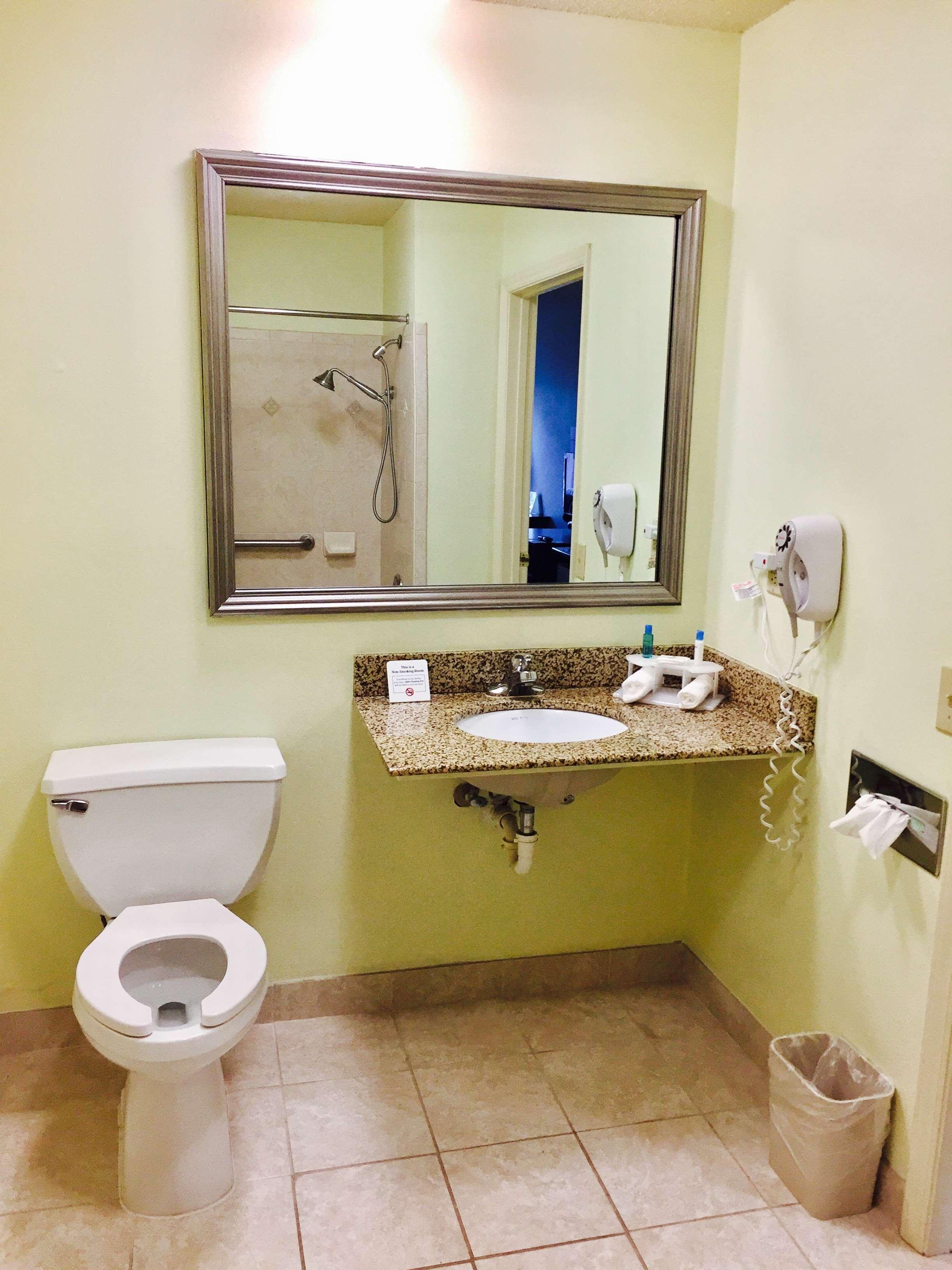 Best Western Butner Creedmoor Inn Екстериор снимка