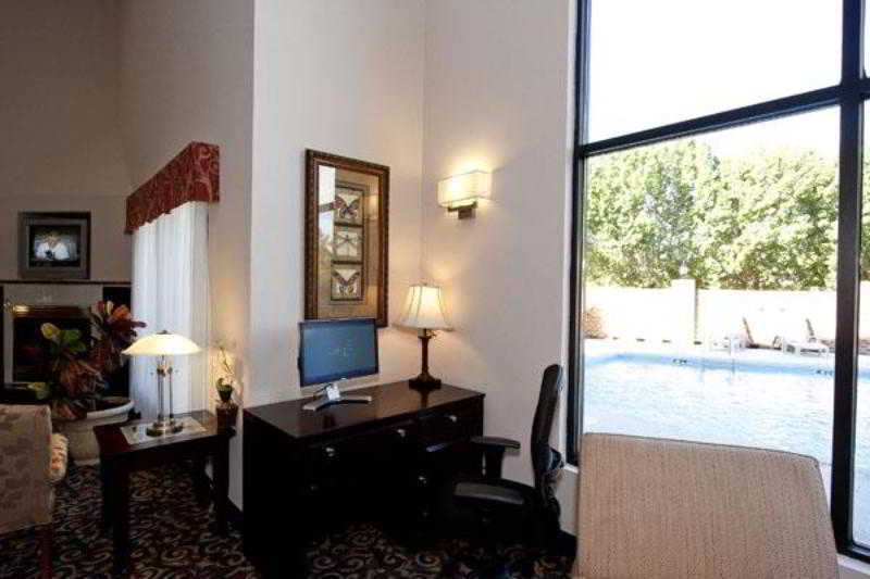 Best Western Butner Creedmoor Inn Интериор снимка